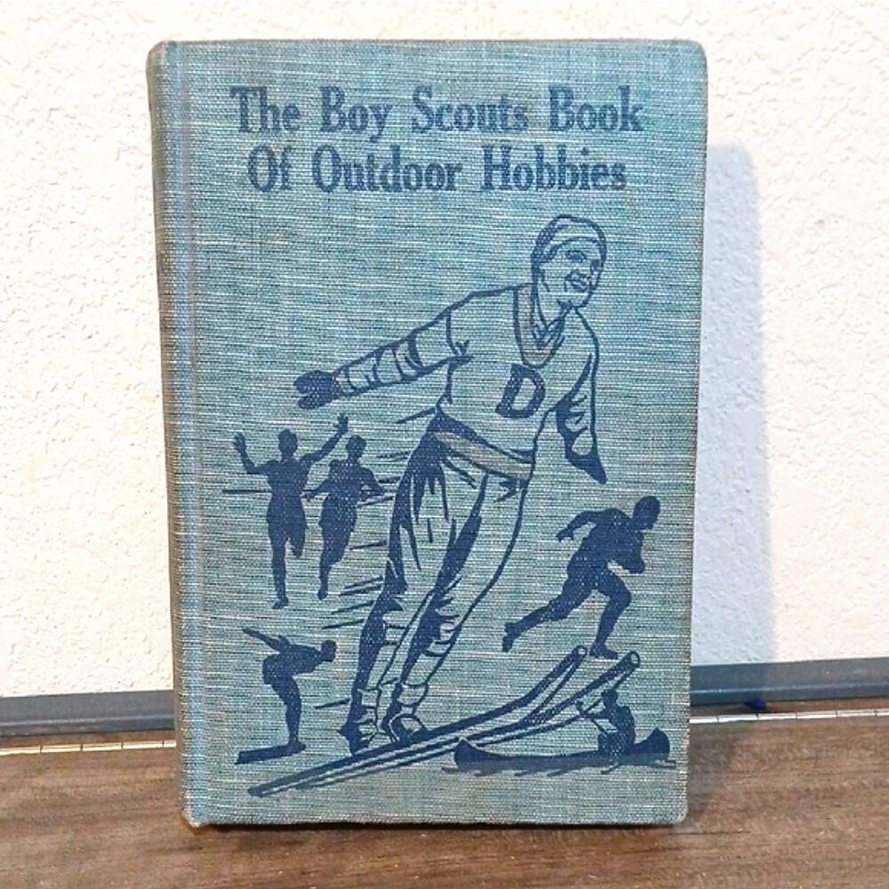 1938 edition hardcover of The Boy Scouts Book of Outdoor Hobbies